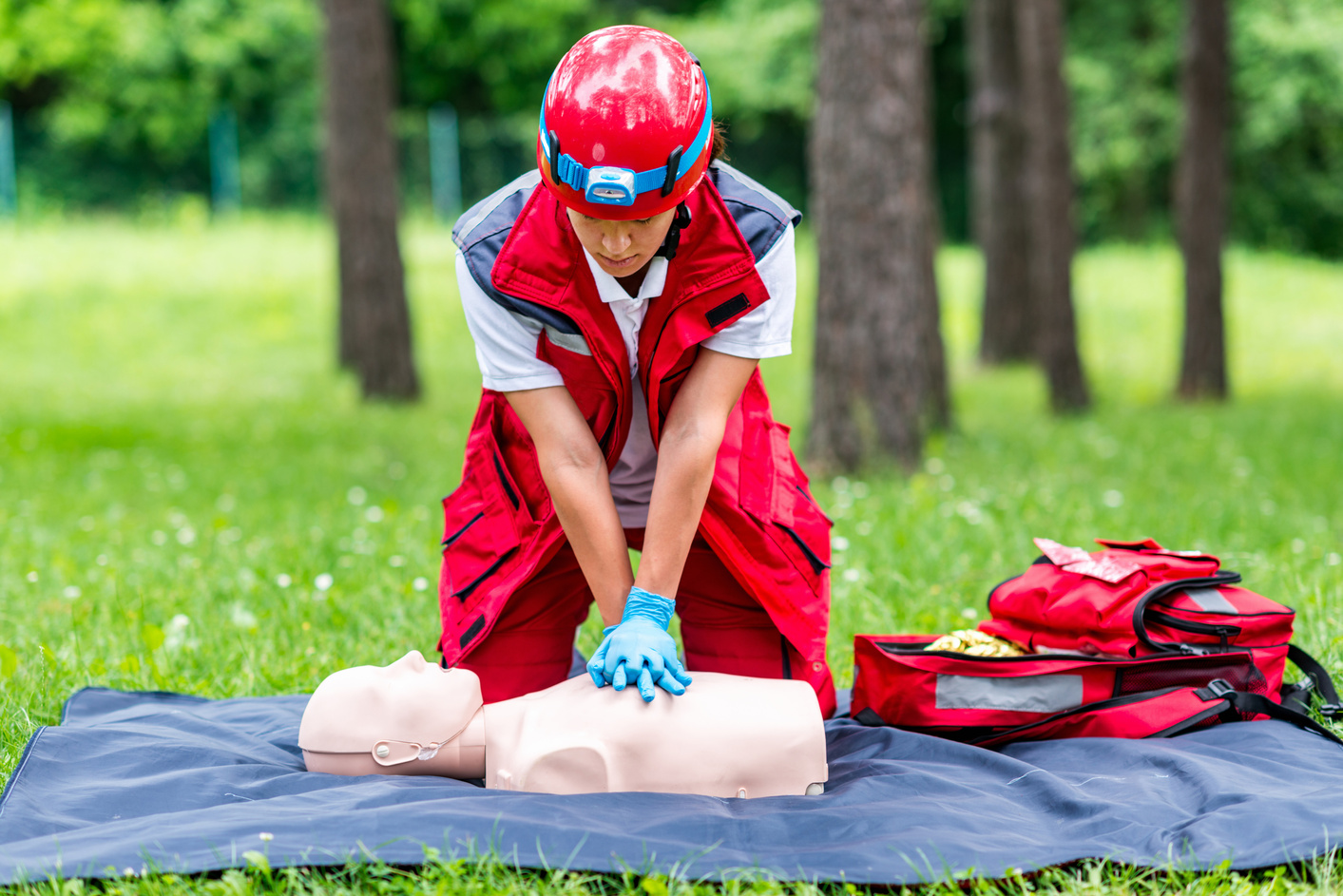 CPR first aid demonstration